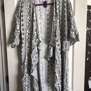 LuLaRoe Shirley Size Medium NWT